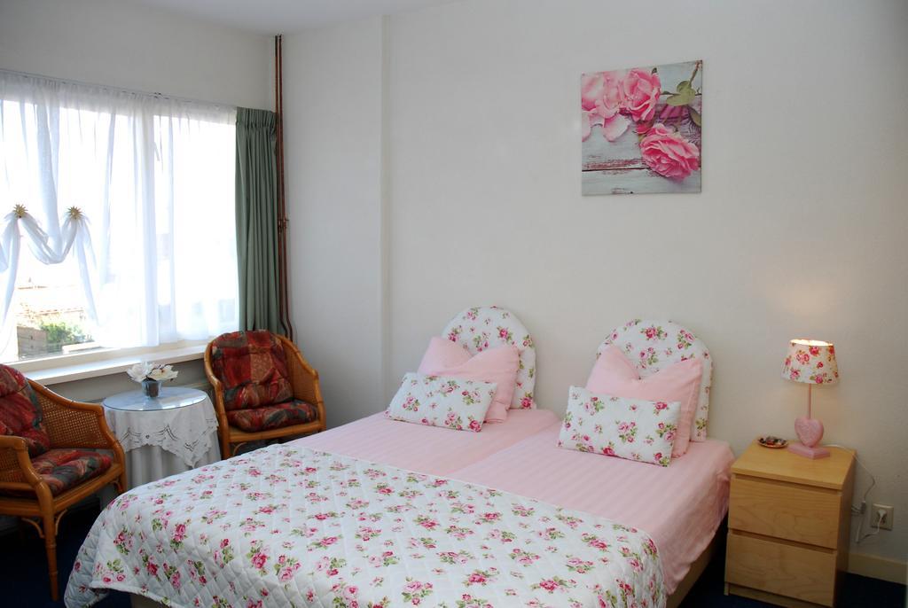 Bed And No Breakfast Joy Bed and Breakfast Noordwijk Esterno foto